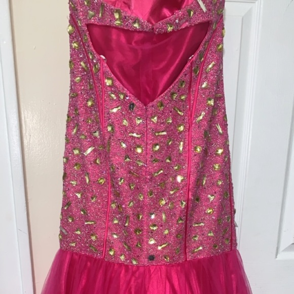 Beautiful sequined HOT pink gown perfect for prom! - Picture 5 of 7